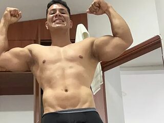 hetero_sexxx live webcam thumbnail