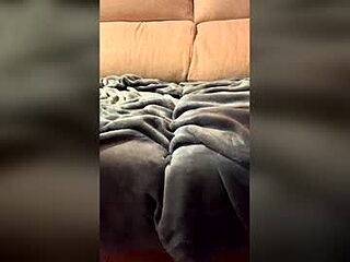 heterocurioso222 live webcam thumbnail