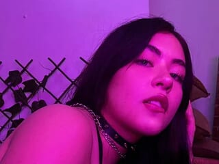 HiiddenDesire live webcam thumbnail