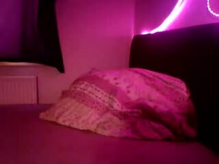 hiddenkitten13 live webcam thumbnail