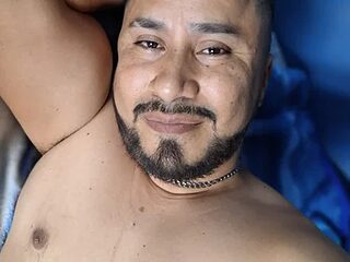 HOTNACHO82 live webcam thumbnail