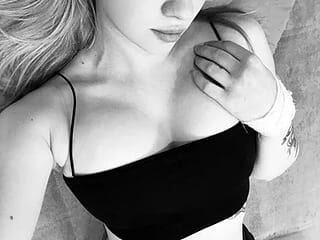 Hollow_Night live webcam thumbnail