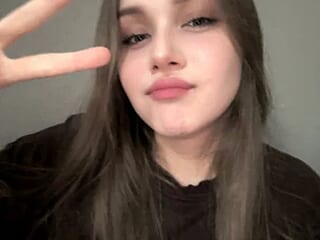 HollyWheeler live webcam thumbnail