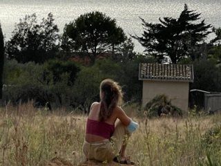 HornyJuliaXO live webcam thumbnail