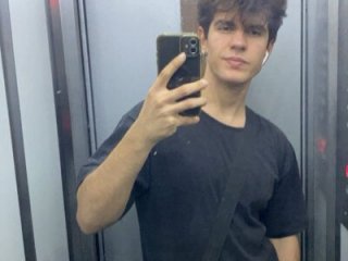 HornyMaster3169 live webcam thumbnail