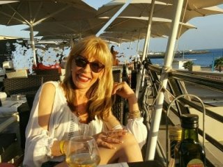 HornyMilf_555 live webcam thumbnail