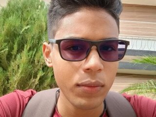 HornyTiger744 live webcam thumbnail