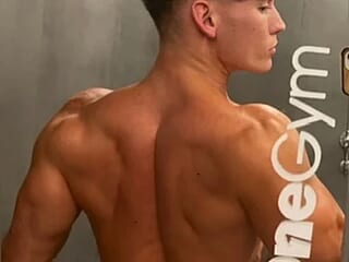 Hornyyoungstud123 live webcam thumbnail