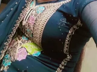 Hot_bhabhi45 live webcam thumbnail