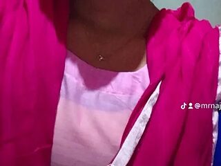 Hotgirl-sara-97 live webcam thumbnail