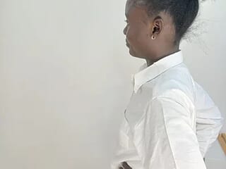 Hotpetittey live webcam thumbnail