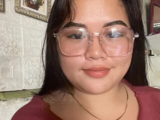 Hotscarlet18 live webcam thumbnail