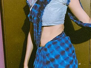 Hotsurbhi live webcam thumbnail