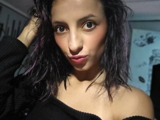 HottCandy21 live webcam thumbnail