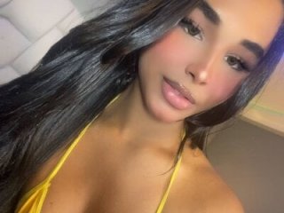 HottSalomee live webcam thumbnail