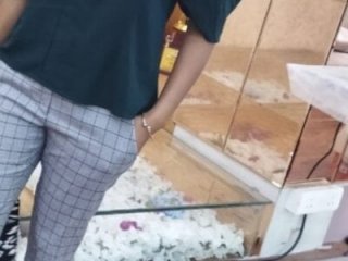 Hotty-Divya live webcam thumbnail