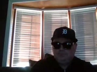 holden_minutz live webcam thumbnail