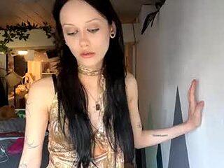 holliedavine live webcam thumbnail