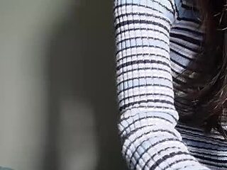 honeybeedog live webcam thumbnail
