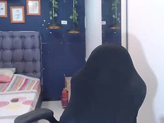 honeyy_sweett live webcam thumbnail