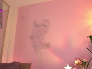 honeyymoonn_ live webcam thumbnail