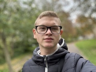 horny_blasen live webcam thumbnail