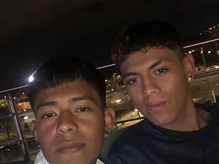 horny_pair live webcam thumbnail