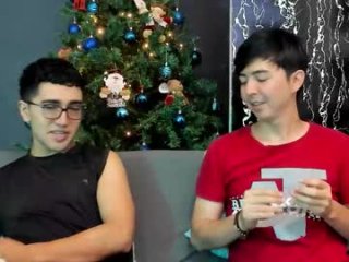 horny_twinks_guys live webcam thumbnail