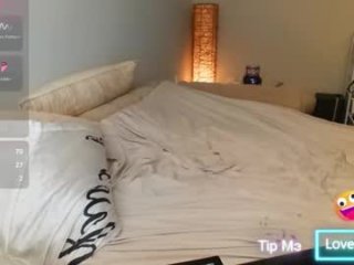 hornygirl332 live webcam thumbnail