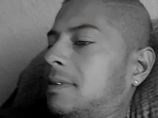 hornyman69123 live webcam thumbnail