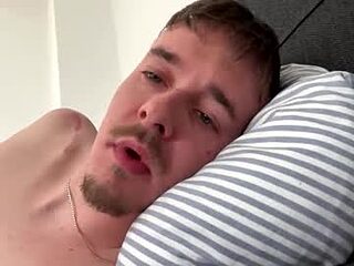 hornynick2004 live webcam thumbnail