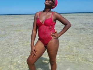 hornyqueen93 live webcam thumbnail