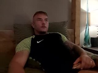 hornytatlad live webcam thumbnail