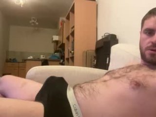 hornytom27 live webcam thumbnail