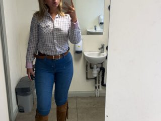 hornytruckerwife770 live webcam thumbnail