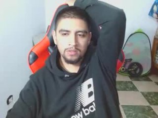 hot__husbands live webcam thumbnail