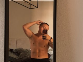 hot_cock- live webcam thumbnail
