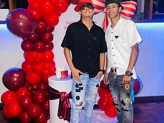 hot_guys23 live webcam thumbnail