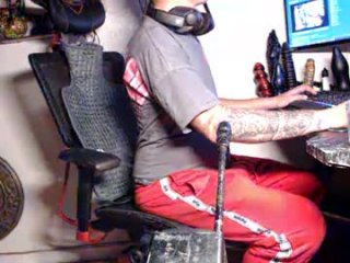 hotkinkytat live webcam thumbnail