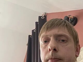 hotmanfrance live webcam thumbnail