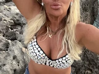 hotmilf66 live webcam thumbnail