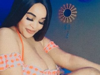 hotncurv8 live webcam thumbnail