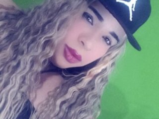 HugeBBC_COUPLE live webcam thumbnail