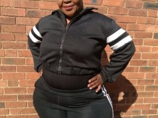 Hugecurvyass3xx live webcam thumbnail