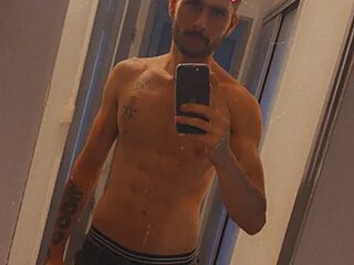 Hugo-hetero34 live webcam thumbnail