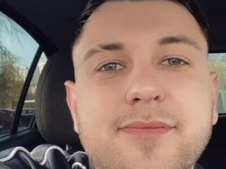 hugedickedd live webcam thumbnail