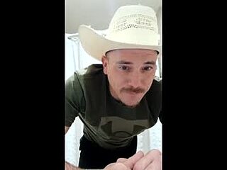 hung_bullrider live webcam thumbnail