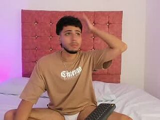 hunterwest06 live webcam thumbnail