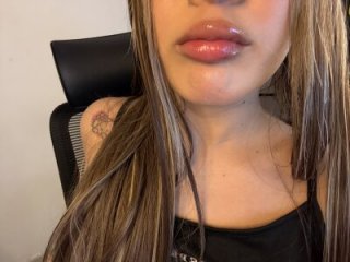 iambrave live webcam thumbnail