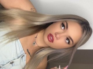 Ibolya_7 live webcam thumbnail